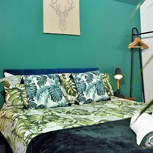 Smallest House In - Cosy 1 Bedroom Chester